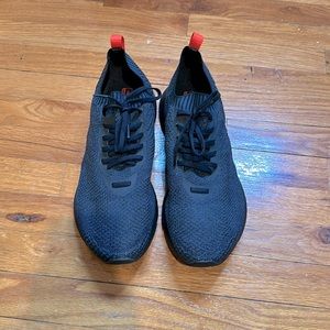 NWOT Men’s New Balance Sneakers